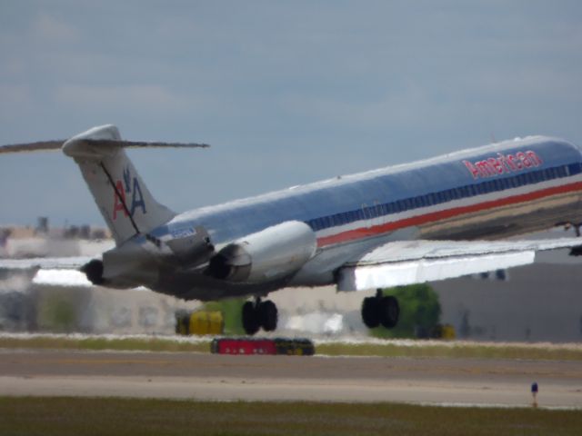 McDonnell Douglas MD-83 (N965TW) - So sad they're going out of service #keepthedog