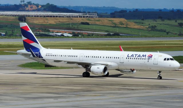 Airbus A321 (PT-XPC)