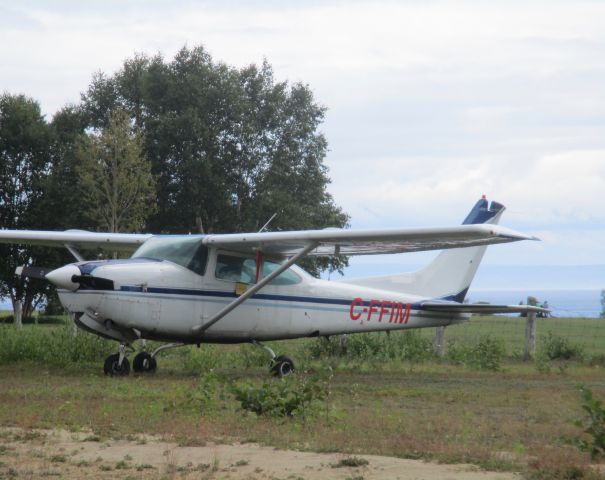 Cessna Skylane RG (C-FFIM)