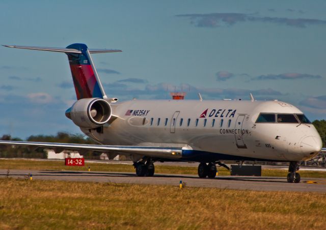 Canadair Regional Jet CRJ-200 (N835AY)