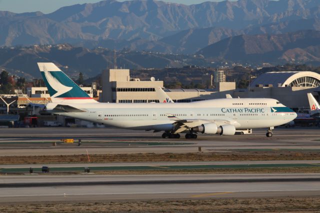 Boeing 747-400 (B-HKT)