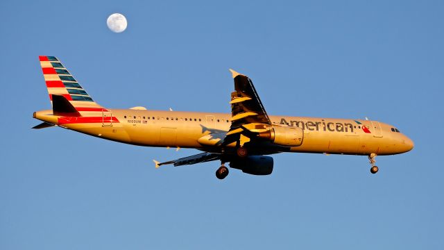 Airbus A321 (N169UW) - AAL2182 from CLT on final to SEA Rwy 16R on 3.18.19. (A321-211 / msn 1455).