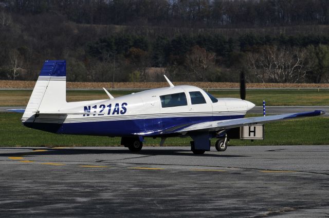 Mooney M-20 (N121AS) - Seen at KFDK on 11/7/2009.  This was a gathering & transfer point for pilots rescuing animals from South Carolina to various points in the northeast.  Most of these animals were within days of being euthanized at a kill-shelter. Its a wonderful organization that saves the lives of countless dogs & cats.  http://www.animalrescueflights.org/    a href=http://discussions.flightaware.com/profile.php?mode=viewprofile&u=269247  [ concord977 profile ]/a