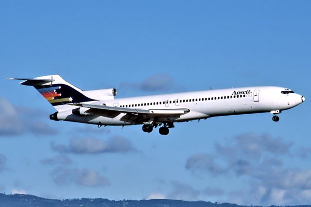 VH-RMN — - ANSETT AIRLINES OF AUSTRALIA - BOEING 727-277 - REG : VH-RMN (CN 21695/1481) - ADELAIDE INTERNATIONAL SA. AUSTRALIA - YPAD 11/10/1986 35MM SLIDE CONVERSION LIGHTBOX AND A NIKON L810 CAMERA (MACRO)