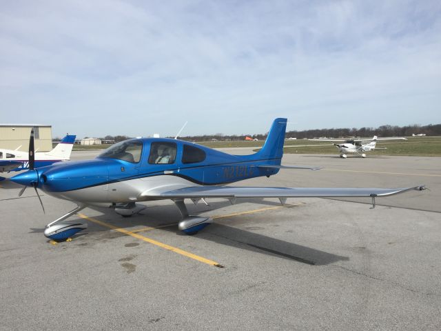 Cirrus SR-22 (N212LC)