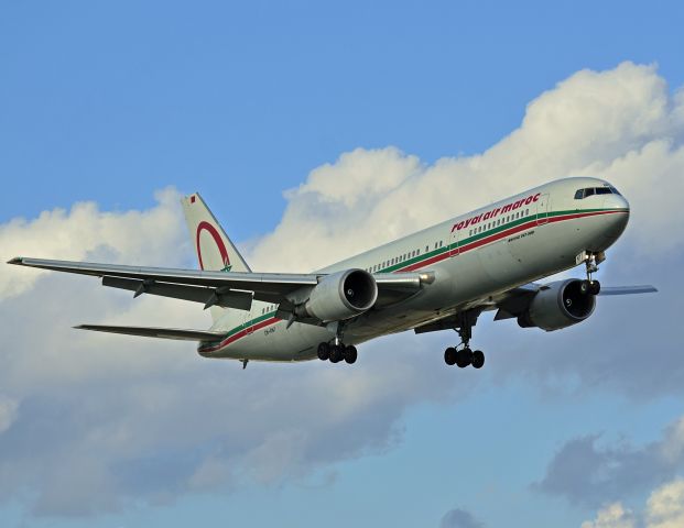 BOEING 767-300 (CN-RNT)