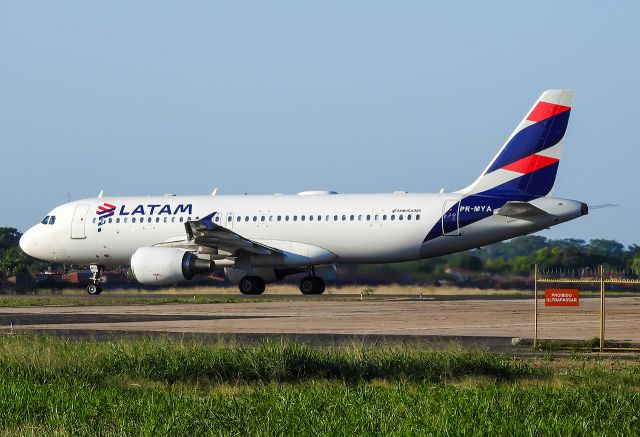 PR-MYA — - PR-MYA  Airbus A320-214LATAM Airlines Brasil   Aeroporto de Teresina (THE-SBTE)