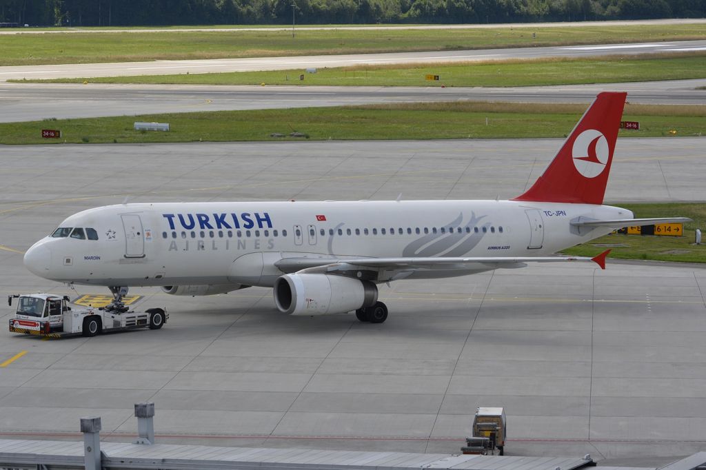 Airbus A320 (TC-JPN)