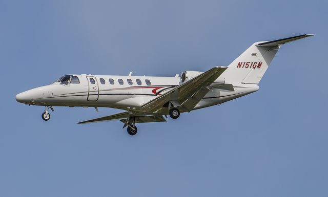 Cessna Citation CJ3 (N151GM) - Runway 20R arrival @KDPA.