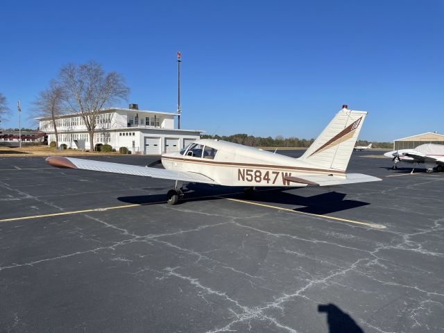 Piper Cherokee (N5847W)