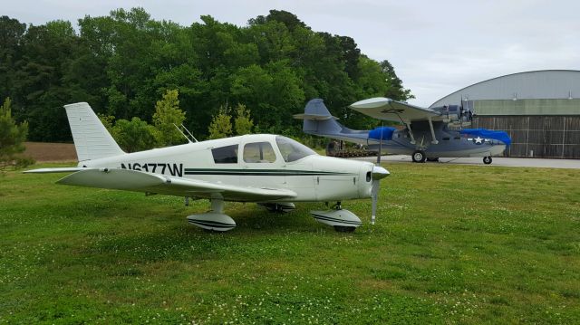 Piper Cherokee (N6177W)