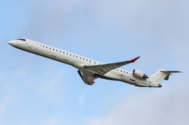 Bombardier CRJ-1000 (EC-LJT) - Operating for BEL, a fairly anonymous EC-LJT departs Manchester as BEL2174