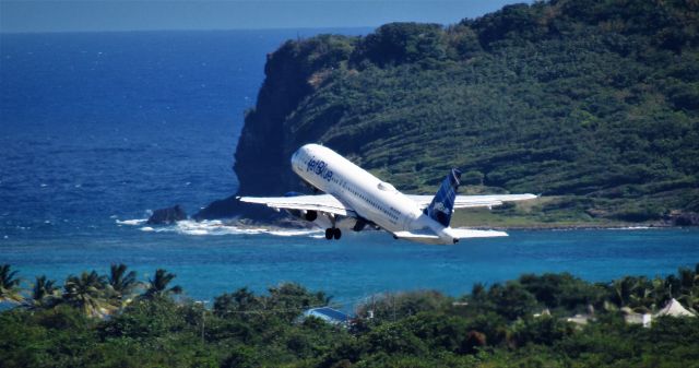 Airbus A320 (N639JB)