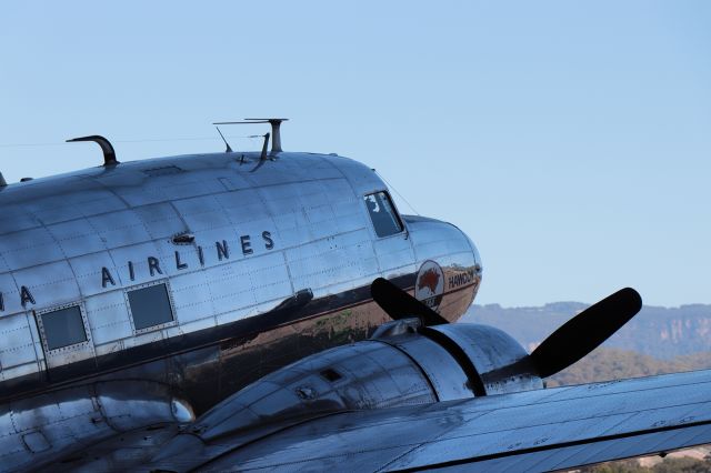 Douglas DC-3 (VH-AES)