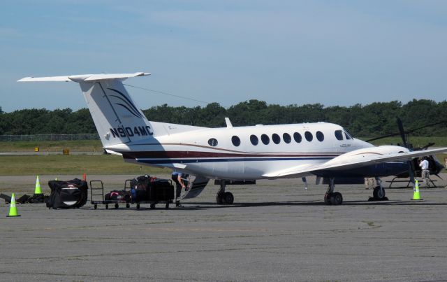 Beechcraft Super King Air 350 (N904MC) - RELIANT AIRs spacious King Air 350. It loads 8 passengers, 2 pilots, lots off baggage and flies over 1,200 miles non-stop. RELIANT AIR has the lowest fuel price on the Danury (KDXR) irport.