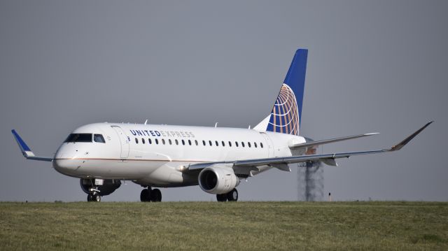 Embraer 175 (N86322) - Mesa Airlines Embraer 170-200 LR (E175), operating as United Express, taxiing to RWY 17L at Colorado Springs Airport