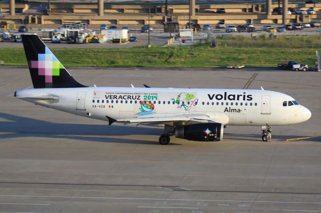 Airbus A319 (XA-VOA)