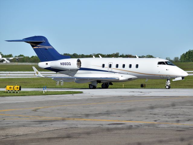 Bombardier Challenger 300 (N86DQ)