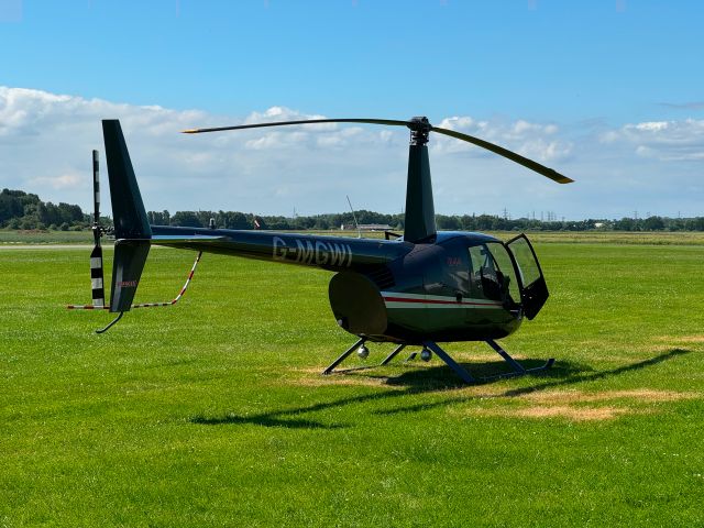 Robinson R-44 (G-MGWI)