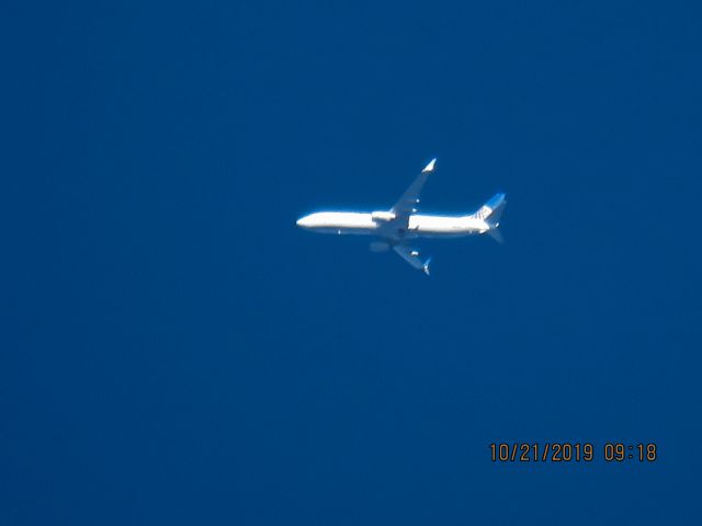 Boeing 737-900 (N38443)