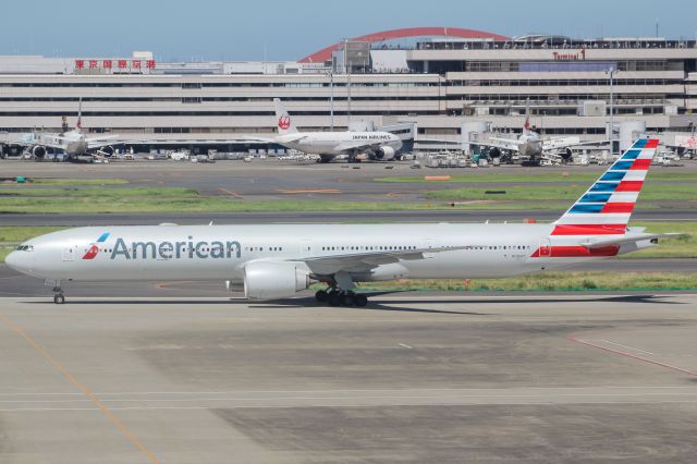 BOEING 777-300ER (N736AT)