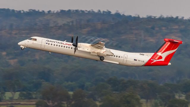 de Havilland Dash 8-400 (VH-LQL)