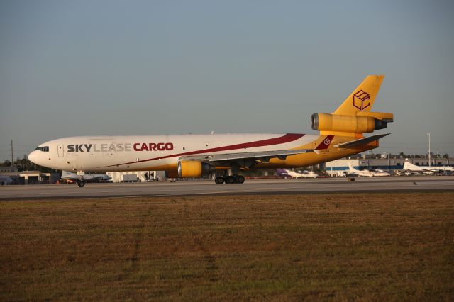 Boeing MD-11 (N950AR)