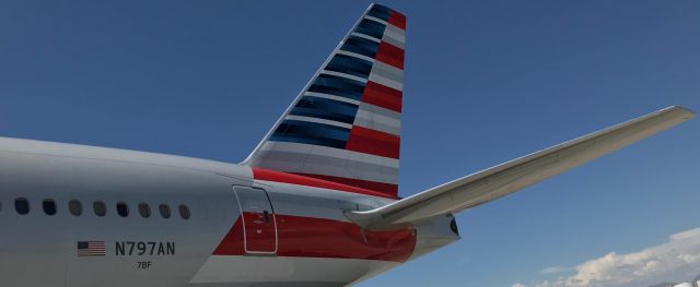 Boeing 777-200 (N797AN) - PHX T4 INT bravo25 14MAY19