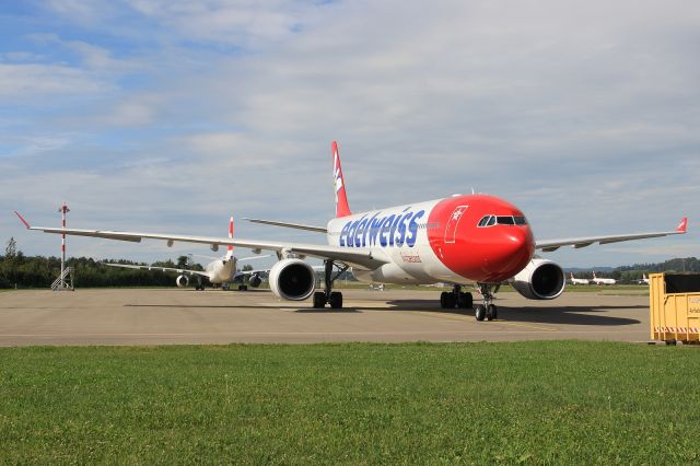 Airbus A330-300 (HB-JHQ)