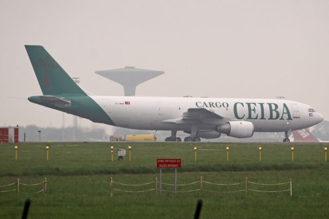 Airbus A300F4-600 (TC-MND)