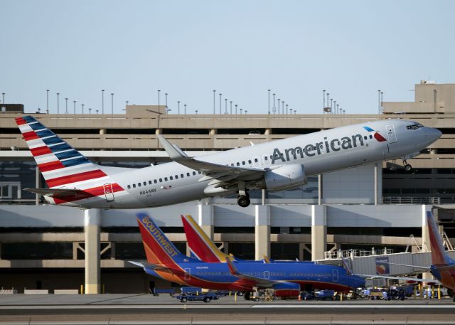 Boeing 737-800 (N844NN)