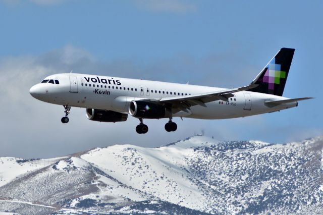 Airbus A320 (XA-VLE) - Volaris "Kevin" landing at Reno