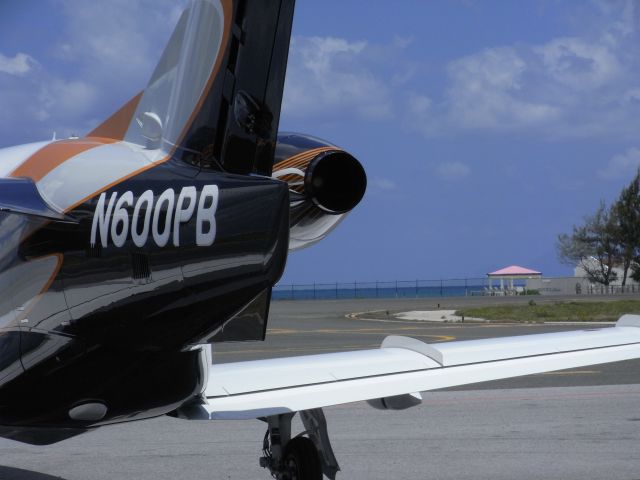 Embraer Phenom 100 (N600PB) - Saint Marteen