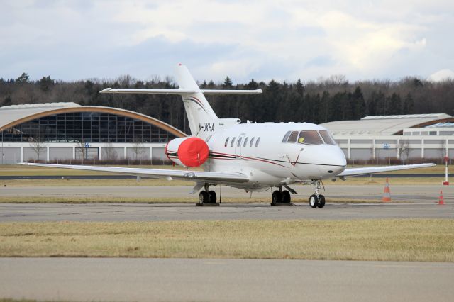 Hawker 800 (M-UKHA)