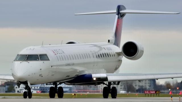 Canadair Regional Jet CRJ-900 (N604LR)