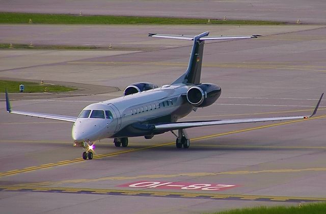 Embraer ERJ-135 (D-ALOA)