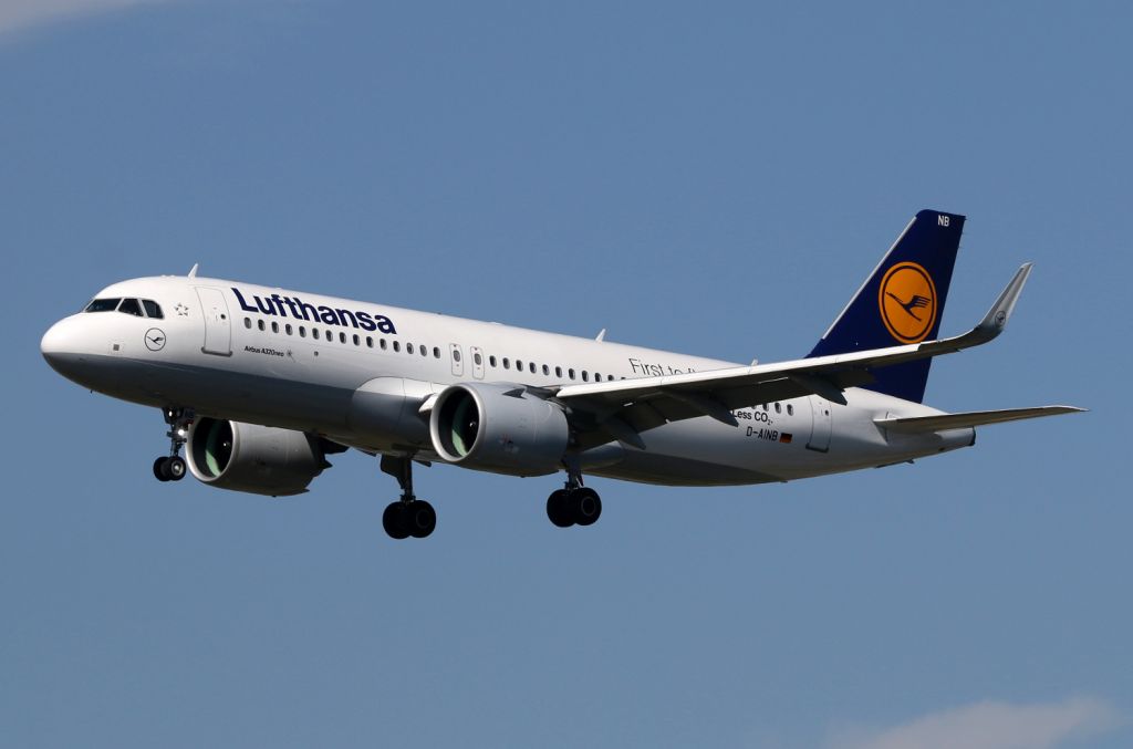 Airbus A320neo (D-AINB)