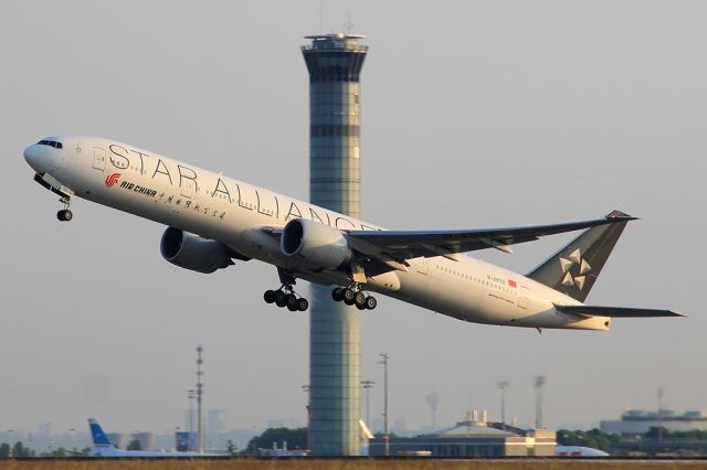 Airbus A330-300 (B-2032)