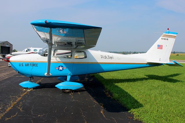 Cessna Skyhawk (N1961B)