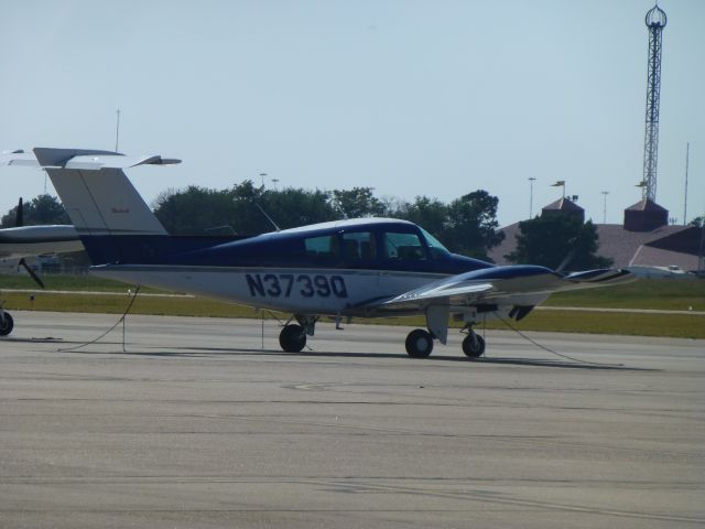 Beechcraft Duchess (N3739Q)