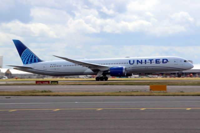 BOEING 787-10 Dreamliner (N13013) - Departing rwy 27L on 28-Jun-20 operating flight UAL928 to KORD.