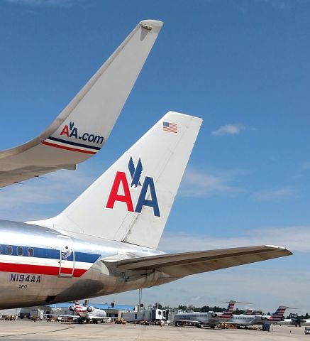 Boeing 757-200 (N194AA) - AA Starting to cross fleet the B757s