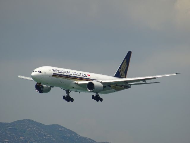 Boeing 777-200 (9V-SQM)