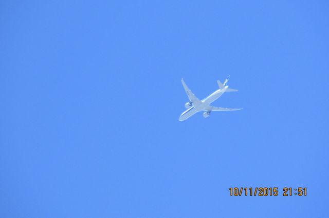 BOEING 777-300 (JA790A) - Flying overhead of a relatives house after departing from JFKs 13R bound for Tokyo.br /Taken on 10-12-15