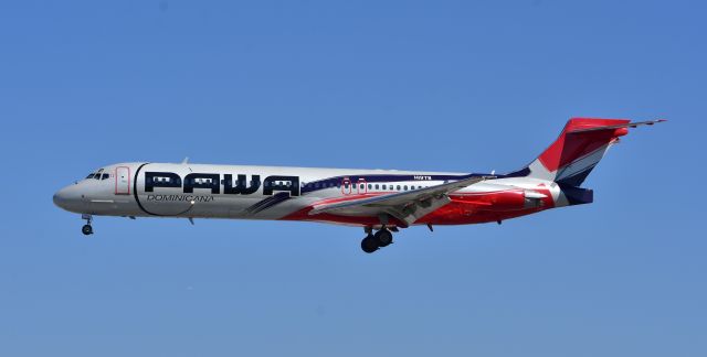 McDonnell Douglas MD-83 (H1978)