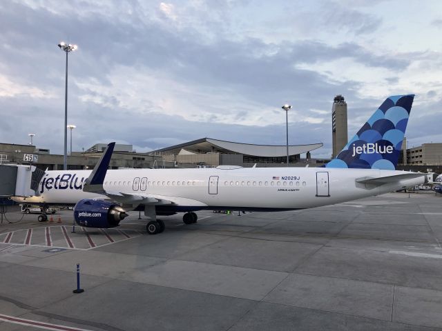 Airbus A321neo (N2029J) - early morning departure