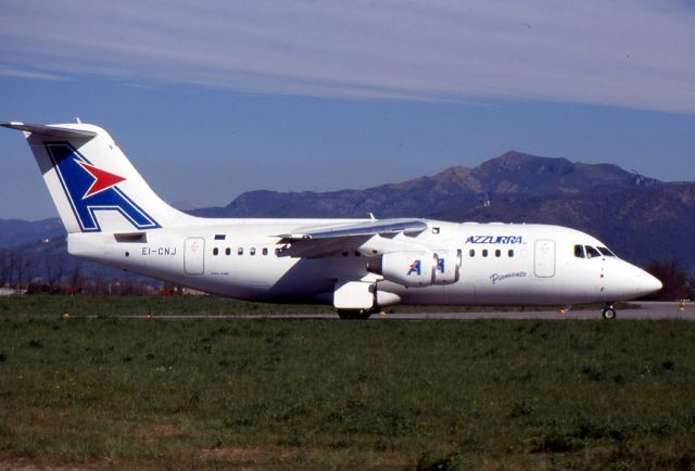 Avro RJ-100 Avroliner (EI-CNJ)