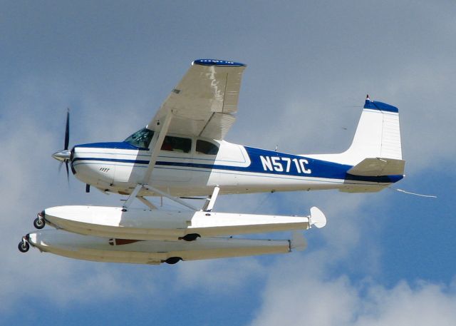 Cessna Skywagon 180 (N571C) - AirVenture 2016.