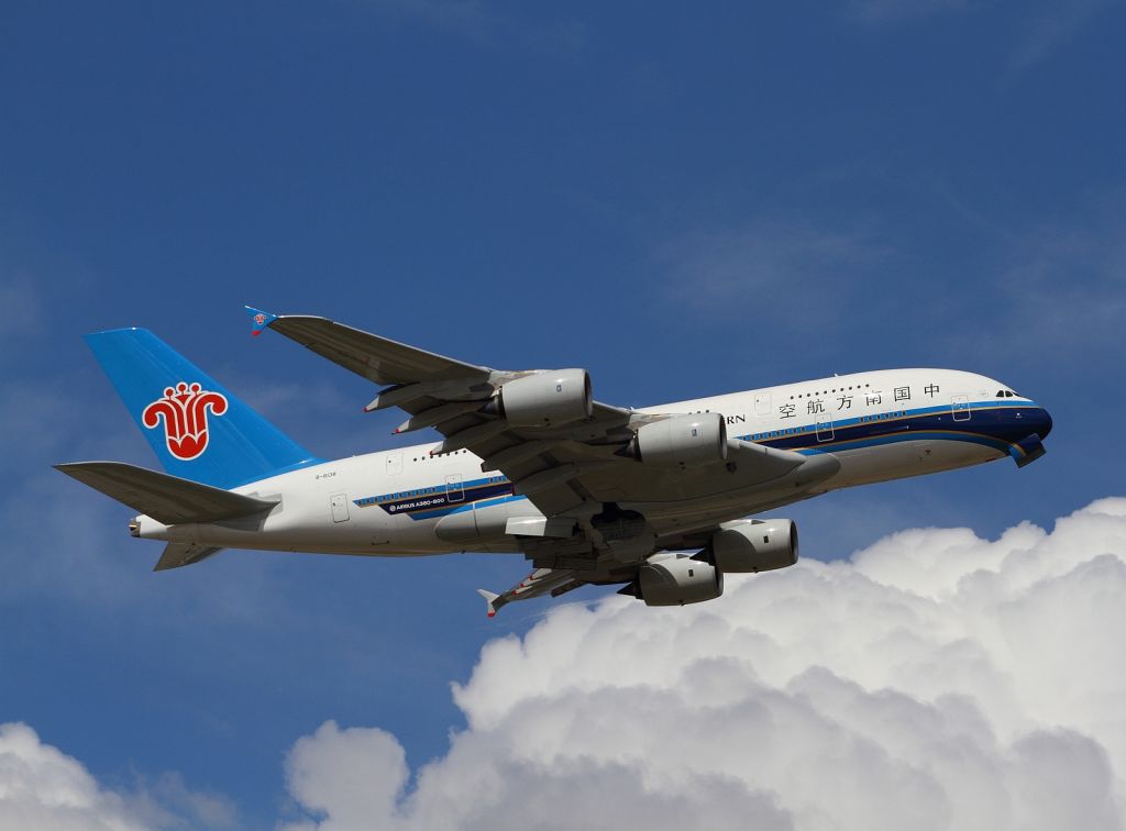 Airbus A380-800 (B-6138)