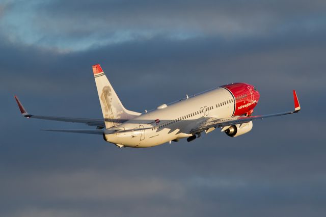 Boeing 737-800 (LN-DYL)